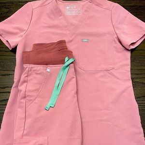 FIGS LIMITED EDITION MINERAL MAUVE XS/XXSP SET